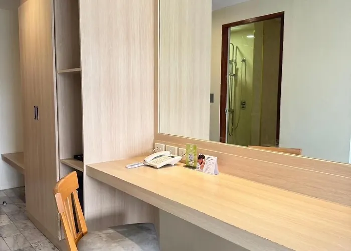 Icheck Thapra Hotel 4*