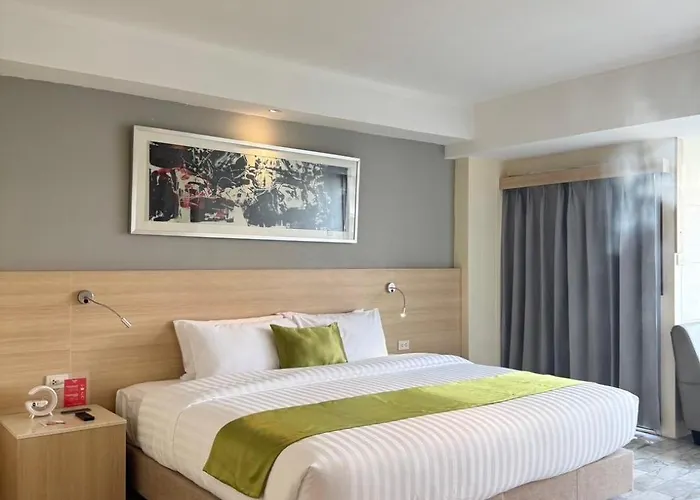 Hotel Icheck Thapra 4*