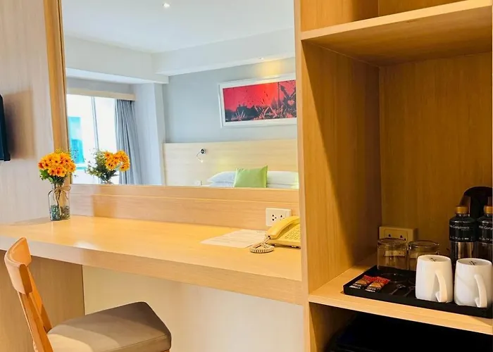 Icheck Thapra Hotel 4*
