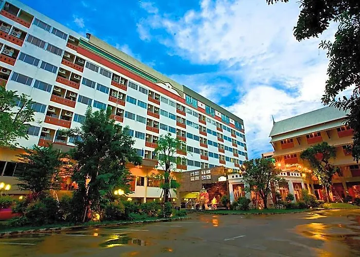 Hotel Icheck Thapra 4*