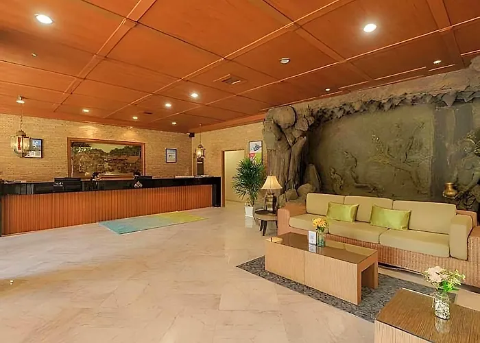 Icheck Thapra Hotel 4*